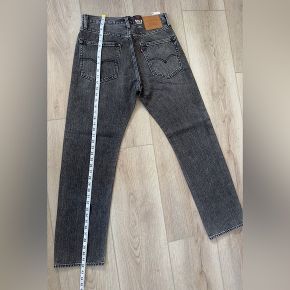 Levi's 551 Z Gray Authentic Straight Jeans 👖🩶

*NEW WITH TAGS 🏷️ - Picture 6 of 13